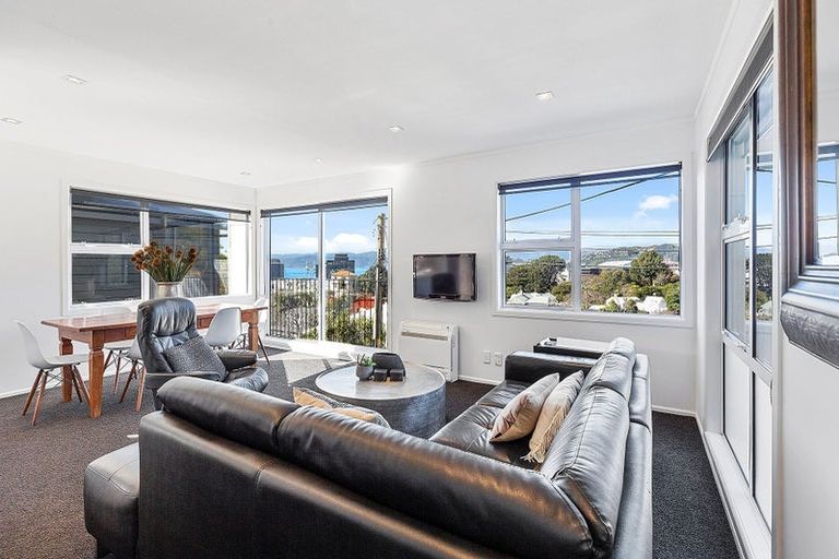 Photo of property in 17-17a Barton Terrace, Thorndon, Wellington, 6011