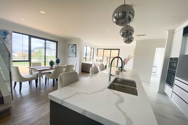 Photo of property in 73 Michael Bosher Way, Flat Bush, Auckland, 2019