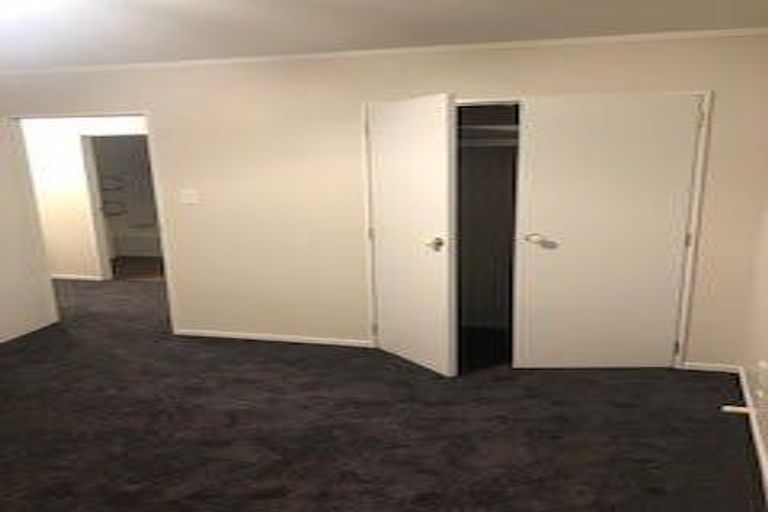 Photo of property in 9 Sherpa Place, Massey, Auckland, 0614