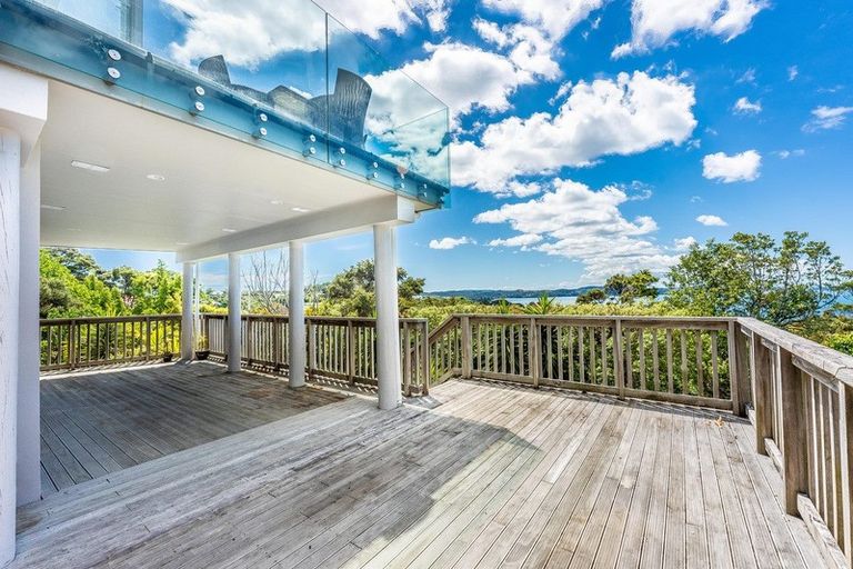 Photo of property in 26a Vipond Road, Stanmore Bay, Whangaparaoa, 0932