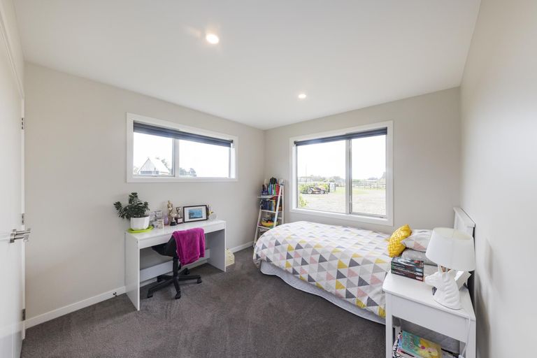 Photo of property in 20 Highland View Drive, Tokomaru, Palmerston North, 4474