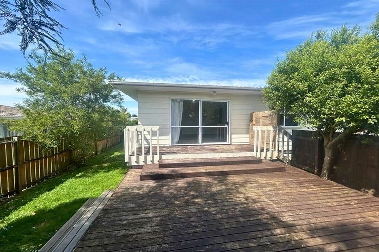 Photo of property in 100a Astley Avenue, New Lynn, Auckland, 0600