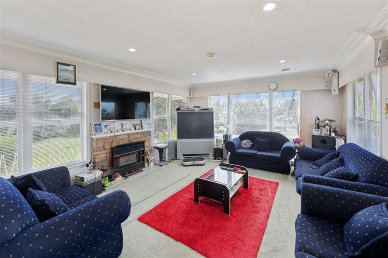 Photo of property in 17 Beaumonts Way, Manurewa, Auckland, 2102