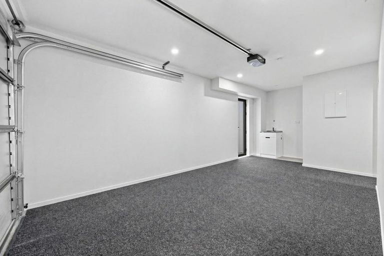 Photo of property in 58c Fitzherbert Avenue, West Harbour, Auckland, 0618