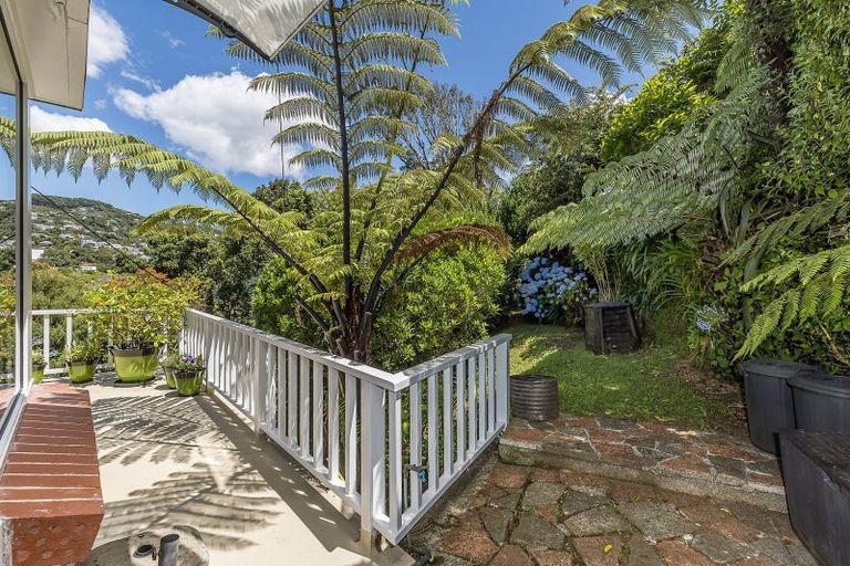 Photo of property in 21 Ngaio Gorge Road, Ngaio, Wellington, 6035
