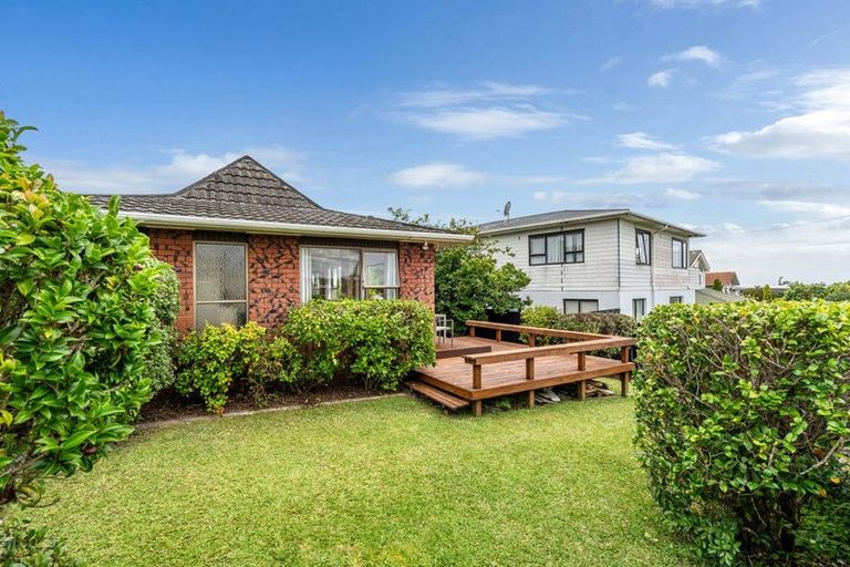 Photo of property in 1/26 Hyde Road, Rothesay Bay, Auckland, 0630