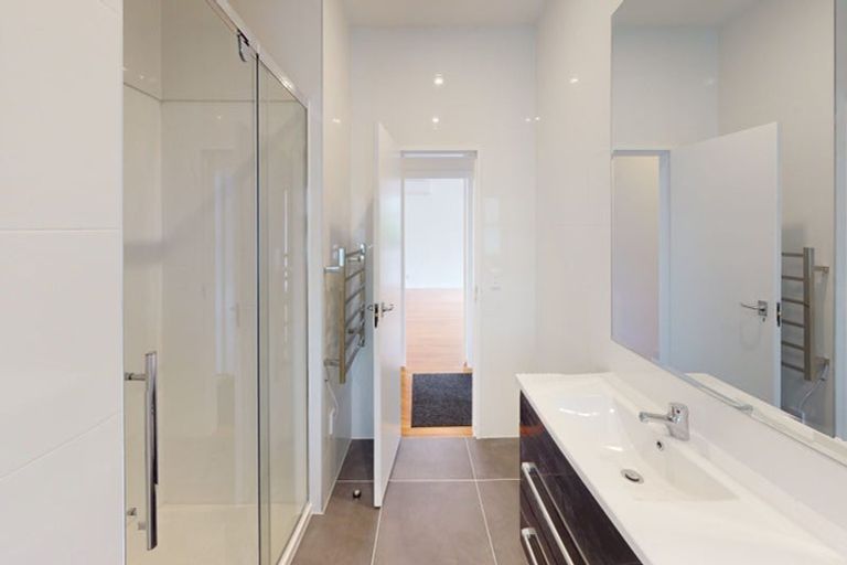 Photo of property in 18 Cavendish Square, Strathmore Park, Wellington, 6022