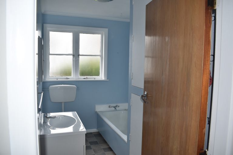 Photo of property in 75 Victoria Street, Carterton, 5713