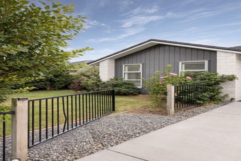 Photo of property in 6 Lakeside Terrace, Omokoroa, 3114