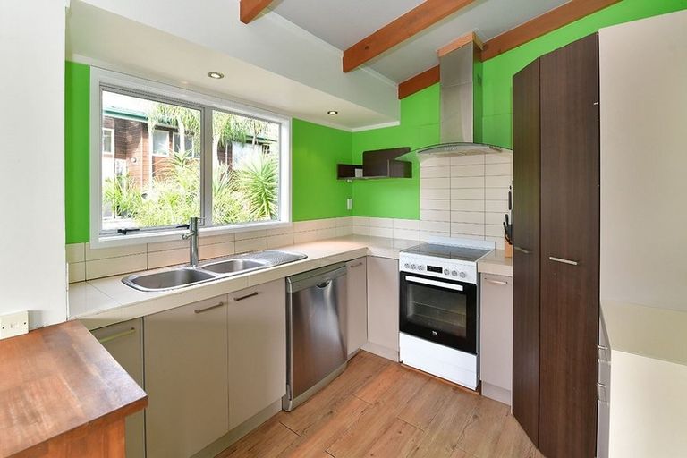 Photo of property in 4a St James Avenue, Helensville, 0800