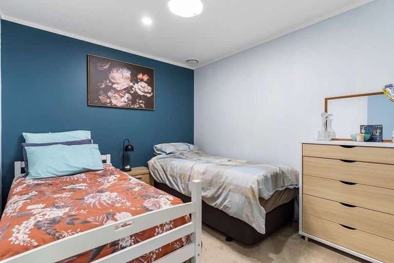 Photo of property in 71 Sikkim Crescent, Clover Park, Auckland, 2019