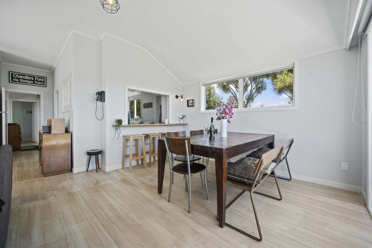 Photo of property in 47 Merril Road, Paparoa, 0571