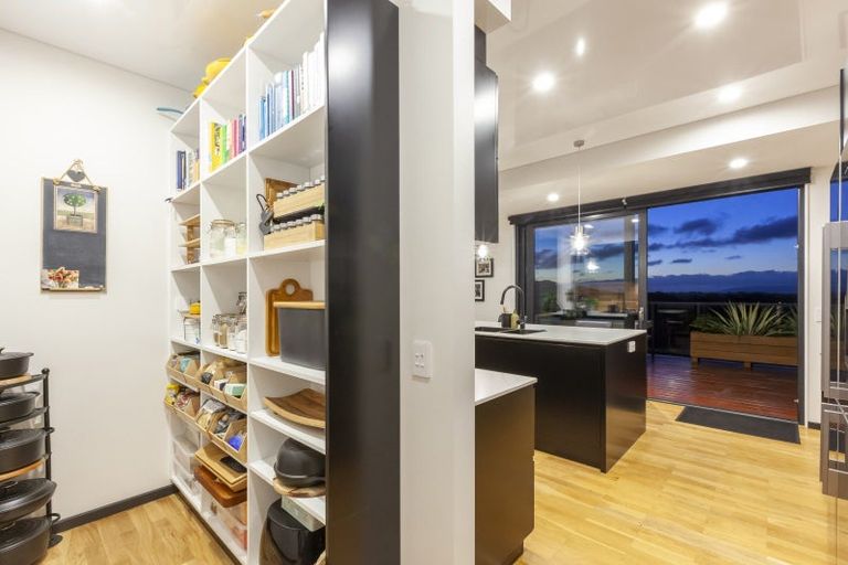 Photo of property in 101 Kakariki Grove, Waikanae, 5036