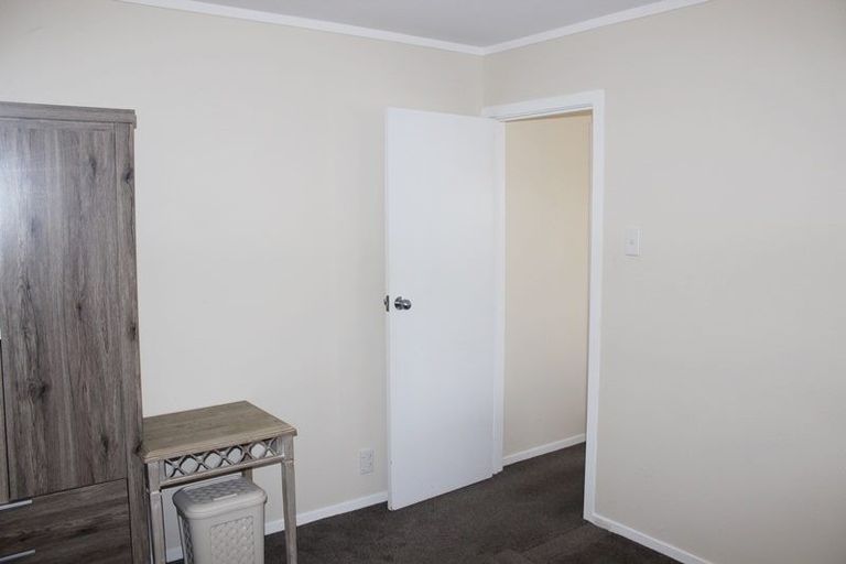 Photo of property in 1/179 Carlisle Road, Northcross, Auckland, 0632