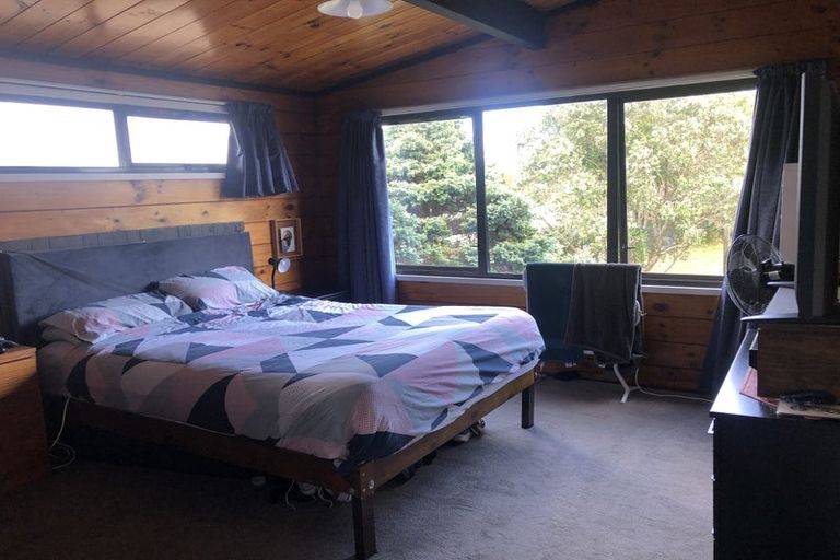 Photo of property in 70 Cypress Drive, Maungaraki, Lower Hutt, 5010