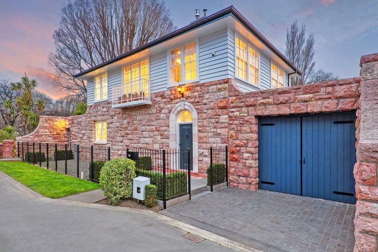 Photo of property in 34 Kahu Road, Fendalton, Christchurch, 8041