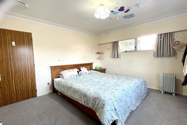 Photo of property in 1/47 Prince Regent Drive, Half Moon Bay, Auckland, 2012