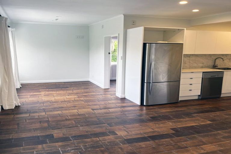 Photo of property in 4/8 Governor Road, Northland, Wellington, 6012