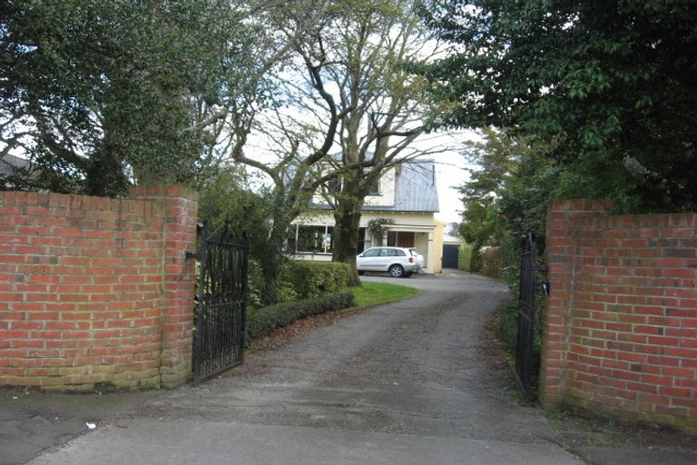 Photo of property in 6 Nicolas Lane, West End, Palmerston North, 4410