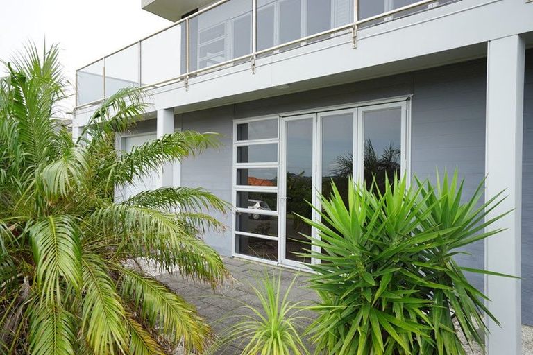 Photo of property in 3 Orewa Heights Crescent, Orewa, 0931