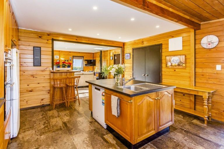 Photo of property in 100 Goldfinch Street, Ohakune, 4625