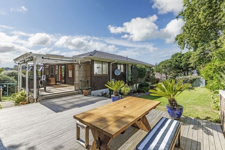 Photo of property in 10 Sunburst Lane, Torbay, Auckland, 0630