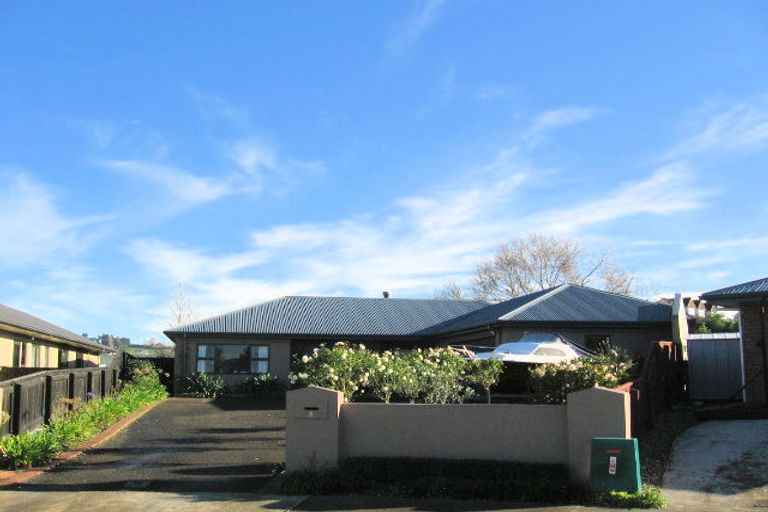 Photo of property in 8 Almond Grove, Feilding, 4702