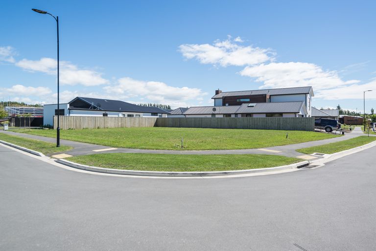 Photo of property in 8 Broadstairs Avenue, Casebrook, Christchurch, 8051