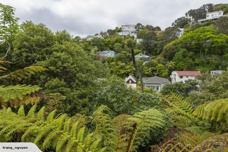 Photo of property in 140 Glenmore Street, Northland, Wellington, 6012