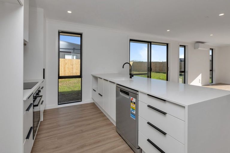 Photo of property in 8 Taurangawaka Road, One Tree Point, 0118