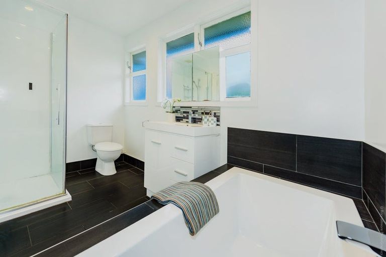 Photo of property in 11 Saint Ives Street, Harewood, Christchurch, 8051