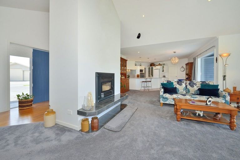 Photo of property in 24 Charteris Rise, Riverdale, Gisborne, 4010