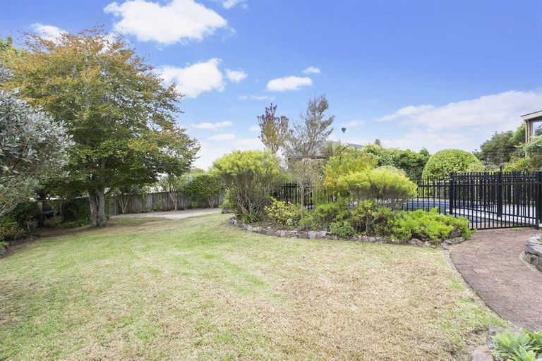 Photo of property in 1/95 Braemar Road, Castor Bay, Auckland, 0620