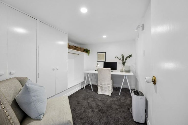 Photo of property in 30 Maritime Terrace, Birkenhead, Auckland, 0626