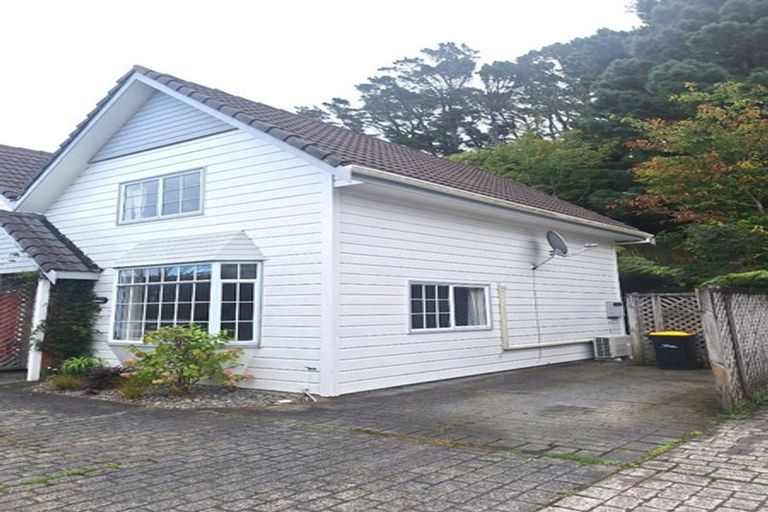 Photo of property in 17b Percy Dyett Drive, Karori, Wellington, 6012