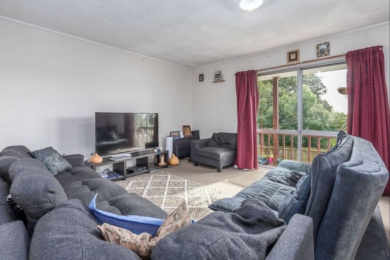 Photo of property in 2/6 Bundena Place, Clendon Park, Auckland, 2103