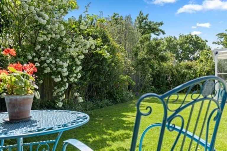 Photo of property in 16a Newbourne Crescent, Redwoodtown, Blenheim, 7201