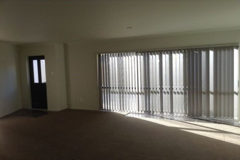 Photo of property in 57 Kirikiri Drive, Papakura, 2110