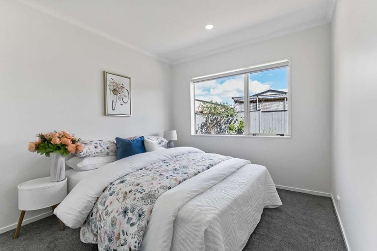 Photo of property in 66 Magic Way, Randwick Park, Auckland, 2105