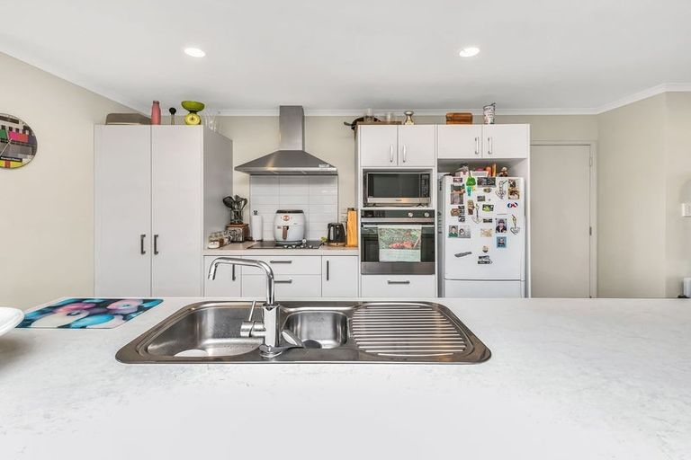 Photo of property in 66 Shillingford Boulevard, Rolleston, 7615