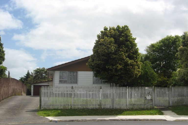 Photo of property in 11 Dorendia Place, Clendon Park, Auckland, 2103