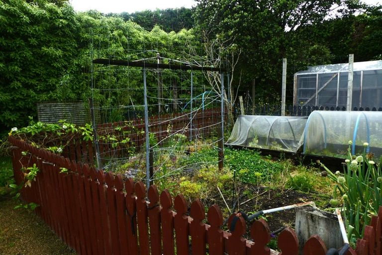 Photo of property in 37 Munro Road, Minden, Tauranga, 3179