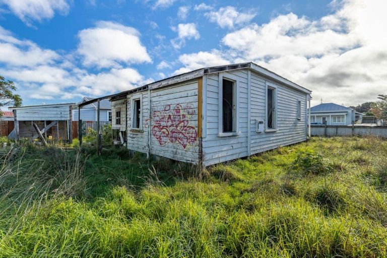 Photo of property in 87 Hinau Street, Castlecliff, Wanganui, 4501
