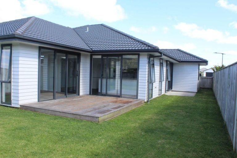 Photo of property in 23 Raymond Grace Avenue, Huapai, Kumeu, 0810