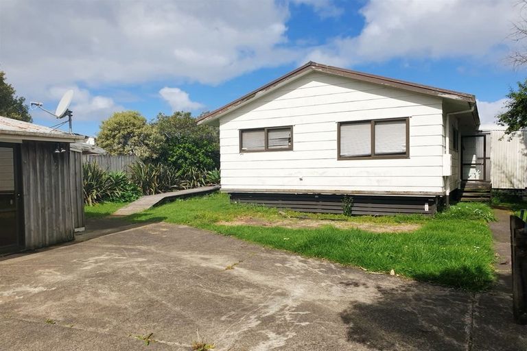 Photo of property in 2/25 Garelja Road, Henderson, Auckland, 0612
