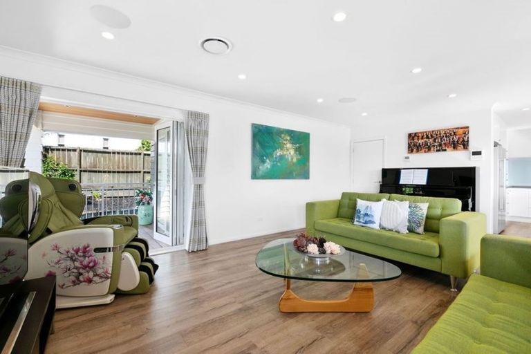 Photo of property in 14a Tiri View Place, Waiake, Auckland, 0630