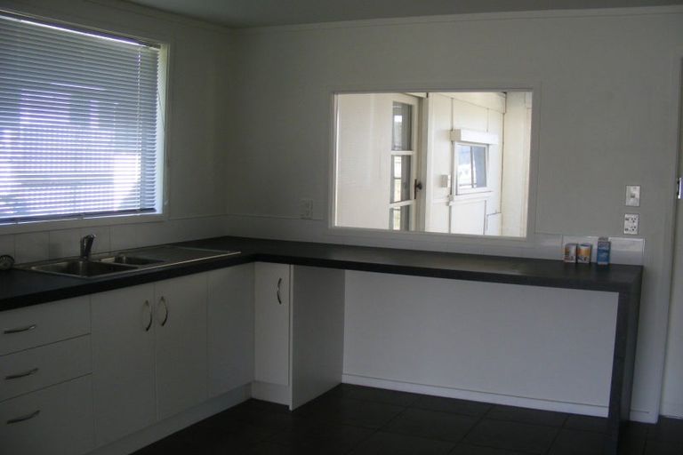 Photo of property in 16 Pratt Avenue, Foxton Beach, Foxton, 4815