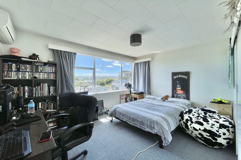 Photo of property in 34 Arapiko Street, Johnsonville, Wellington, 6037