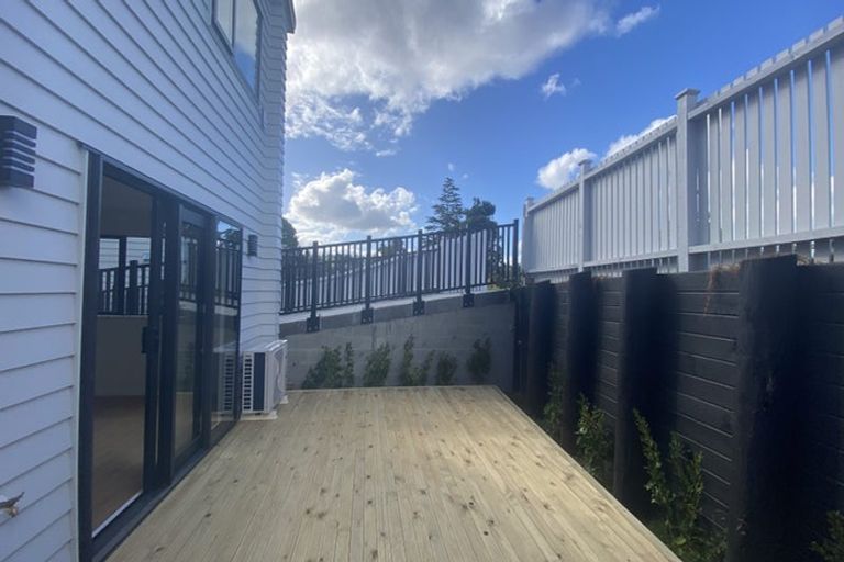 Photo of property in 37d Allington Road, Massey, Auckland, 0614