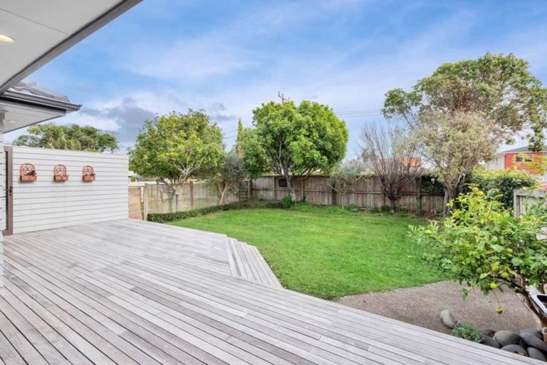 Photo of property in 1/52 Jutland Road, Hauraki, Auckland, 0622